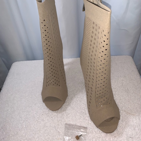 New - Micro Suede Stylish Boots Size 8.5 - Picture 3 of 16